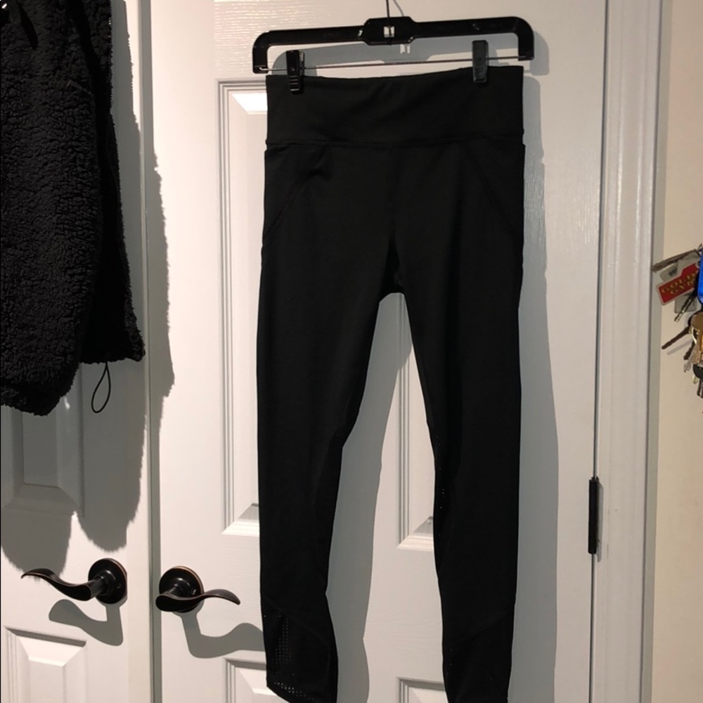 Fabletics Mid Rise Mesh Ultracool 7/8 - Picture 8 of 10